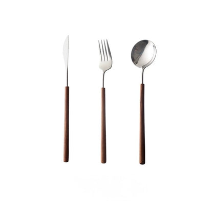 {{ product.title }} - {{ shop.name }}