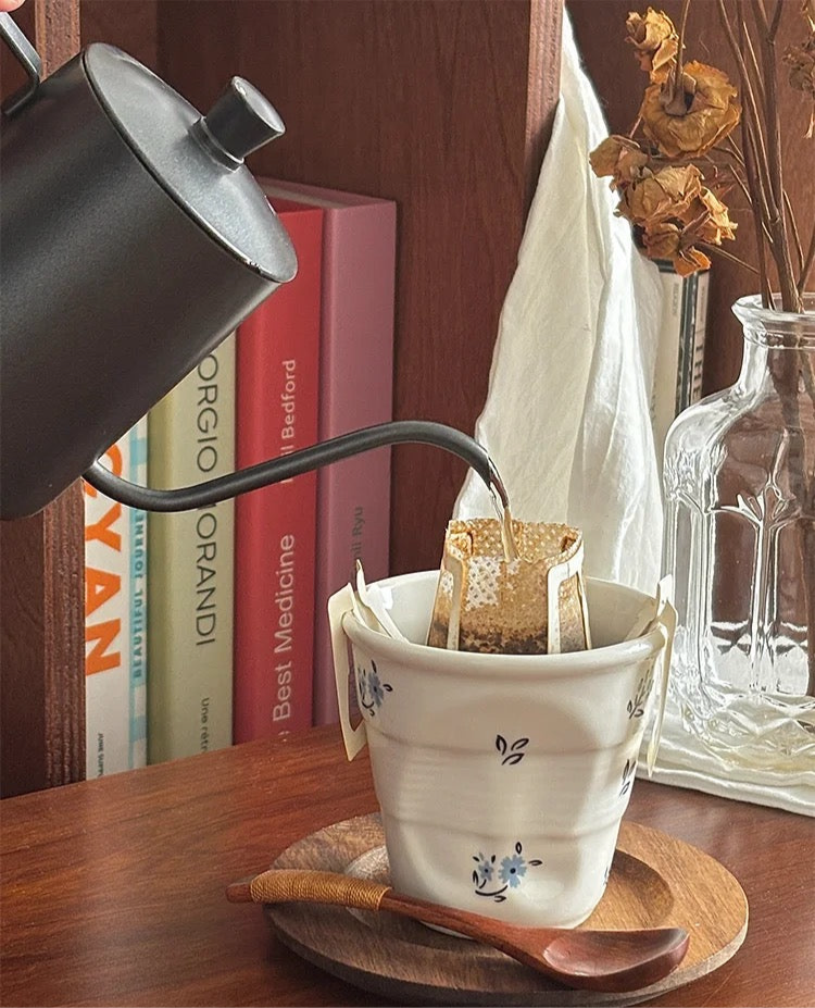 {{ product.title }} - {{ shop.name }}