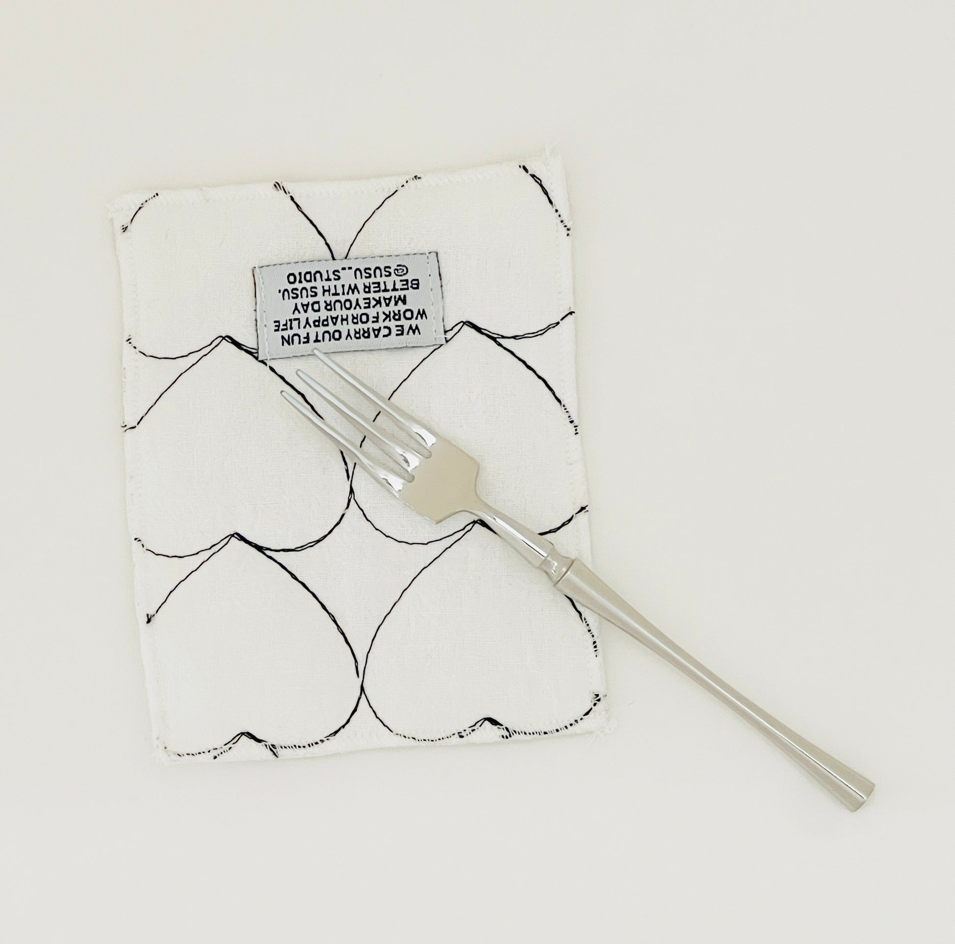 {{ product.title }} - {{ shop.name }}