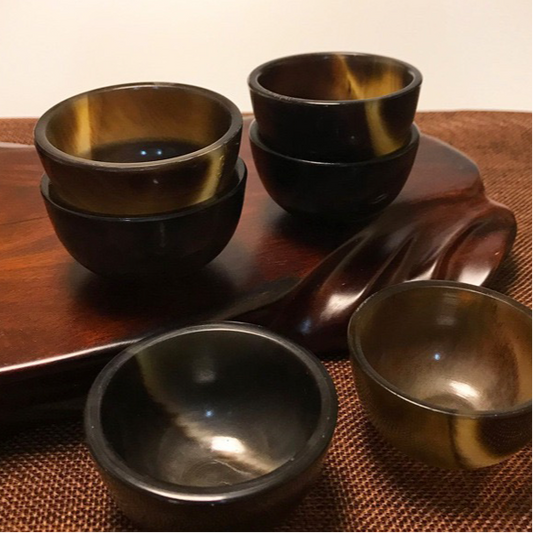 {{ product.title }} - {{ shop.name }}