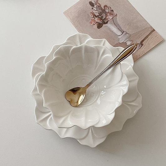 {{ product.title }} - {{ shop.name }}