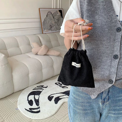 {{ product.title }} - {{ shop.name }}