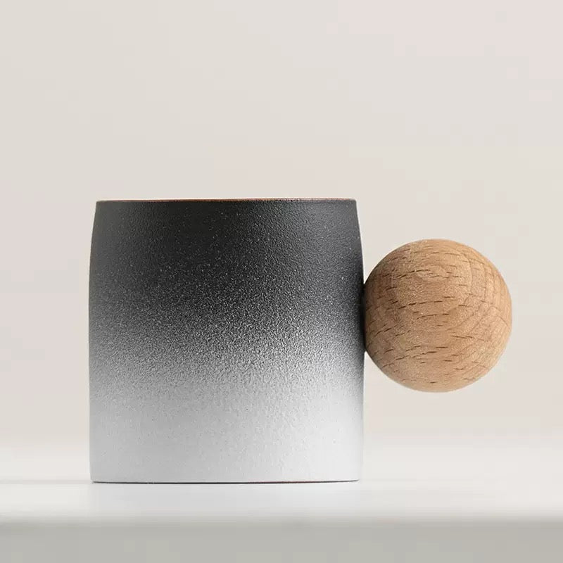 {{ product.title }} - {{ shop.name }}