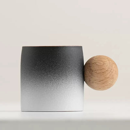 {{ product.title }} - {{ shop.name }}