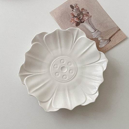 {{ product.title }} - {{ shop.name }}