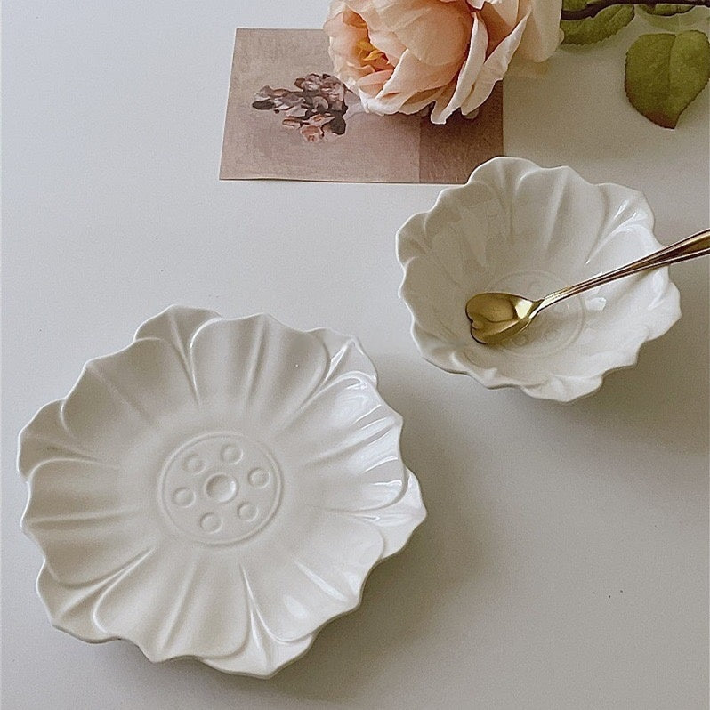 {{ product.title }} - {{ shop.name }}
